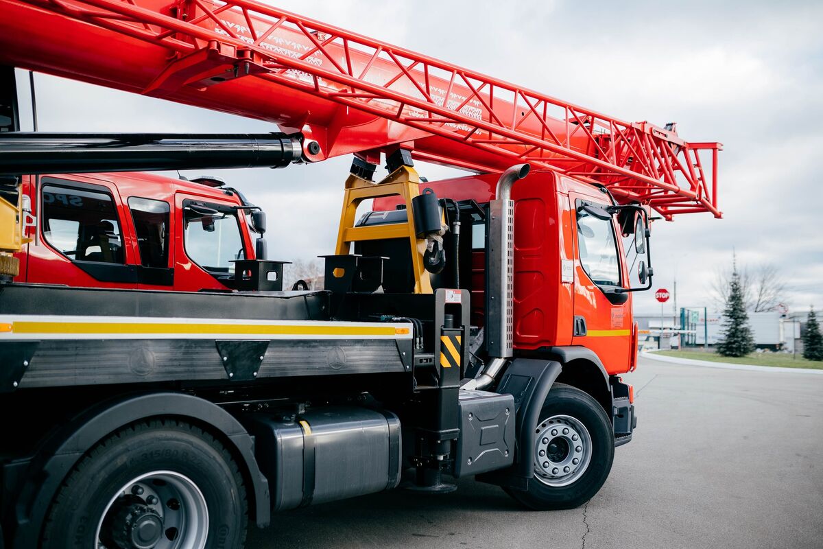 Виготовлено новий автокран 25 т на базі RENAULT TRUCKS