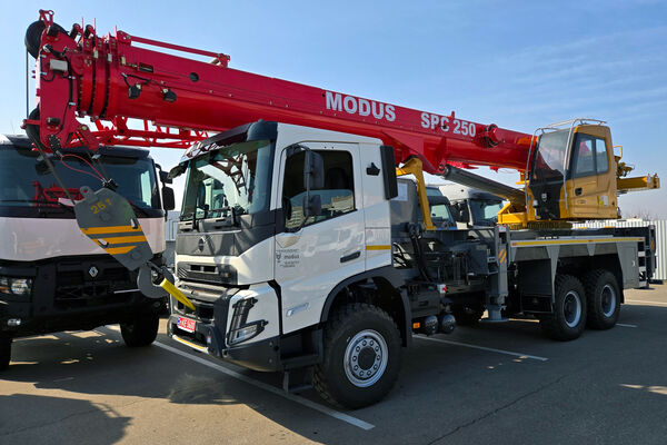 Відвантажено нову чергову велику партію автокранів MODUS 25 т