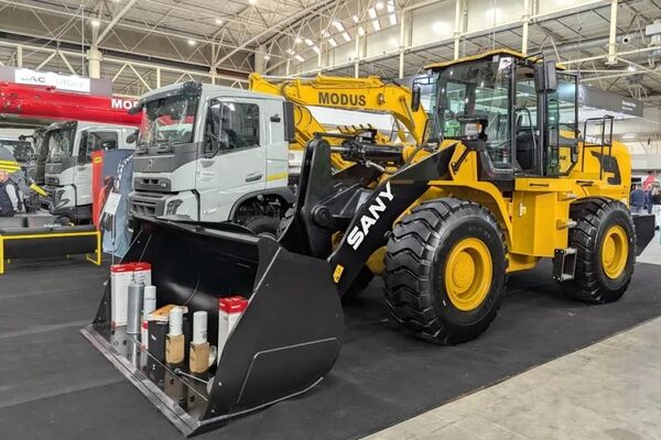 Яку спецтехніку представив наш завод на комунальній виставці в Києві