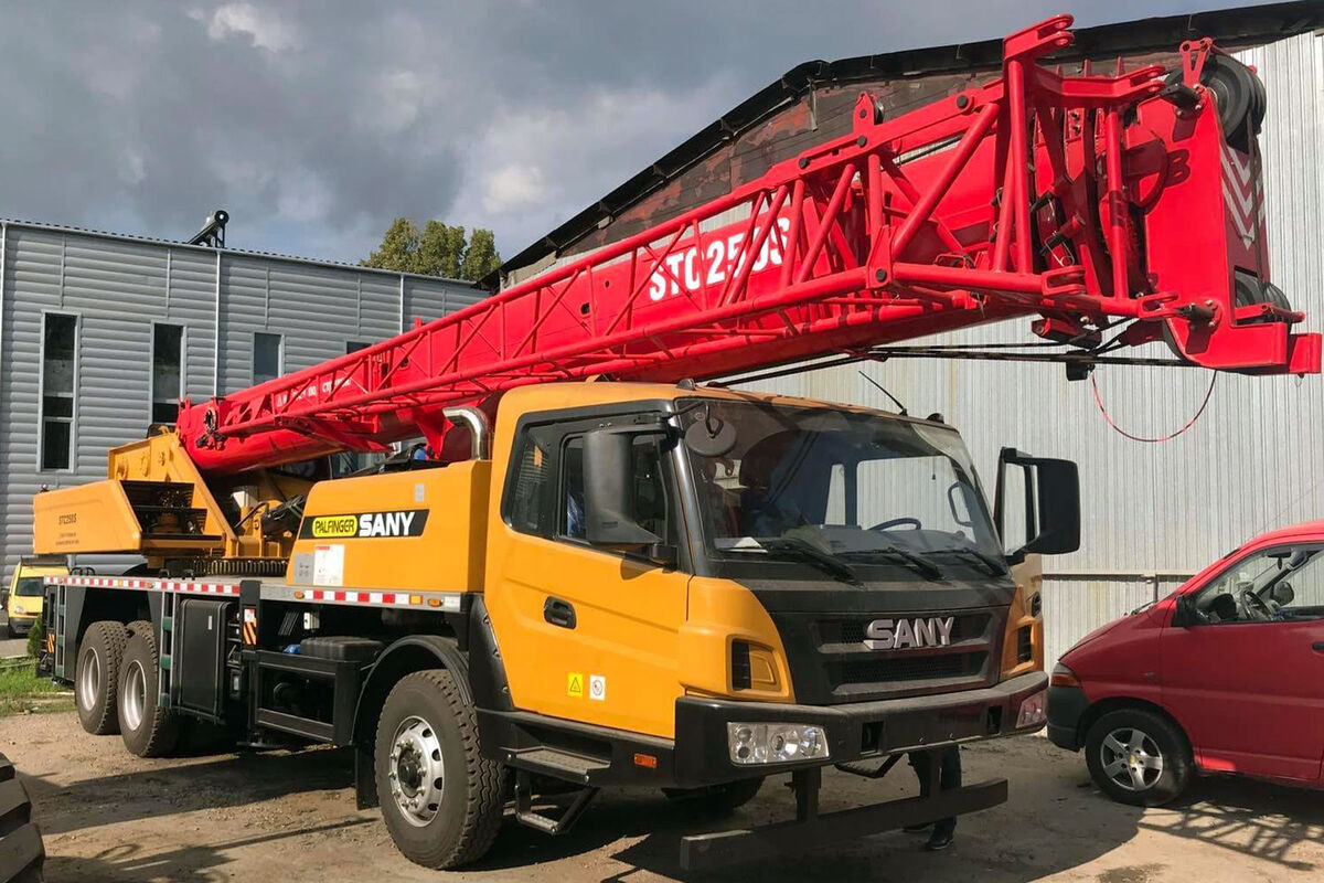 Строительная компания Одесской области стала владельцем 25-тонного автокрана Palfinger Sany STC 250S