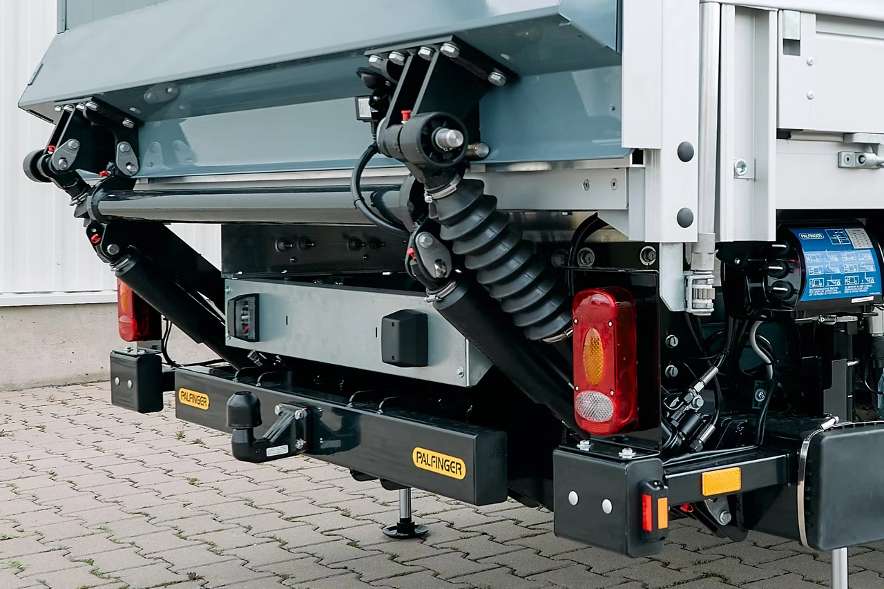 MBB C 750 S Cantilever Tail Lift