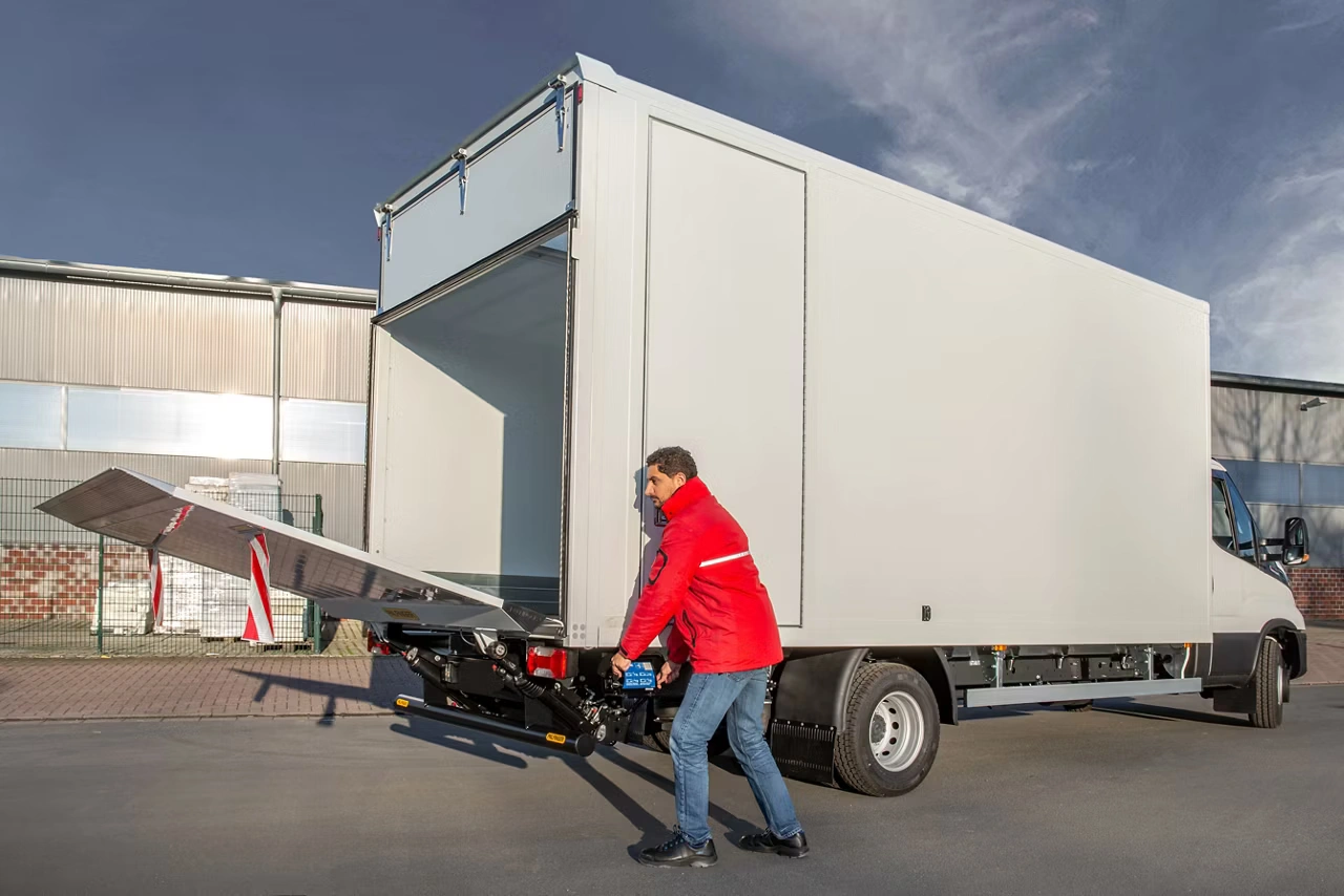 MBB PTC 1000 LLW Cantilever Tail Lift