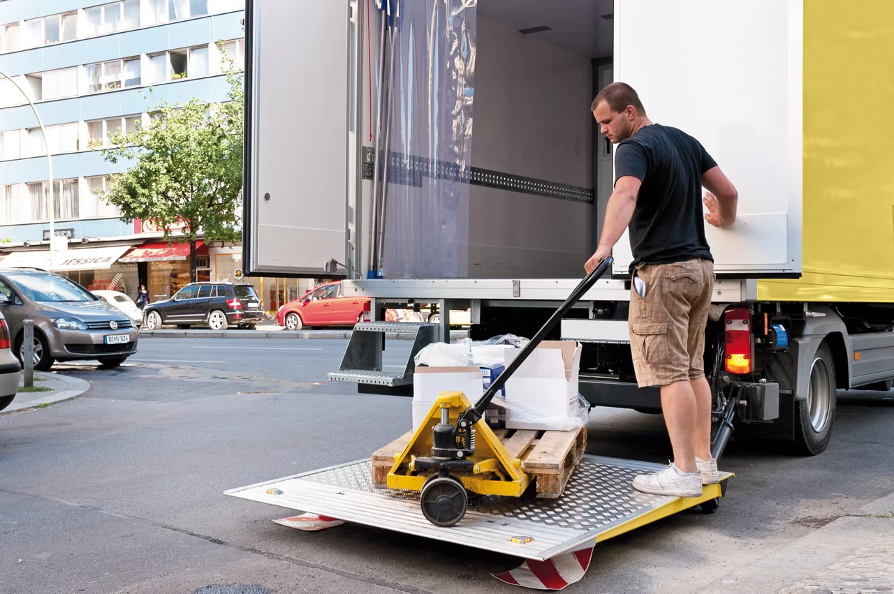 MBB C 1000 SPL / SPR Cantilever Tail Lift