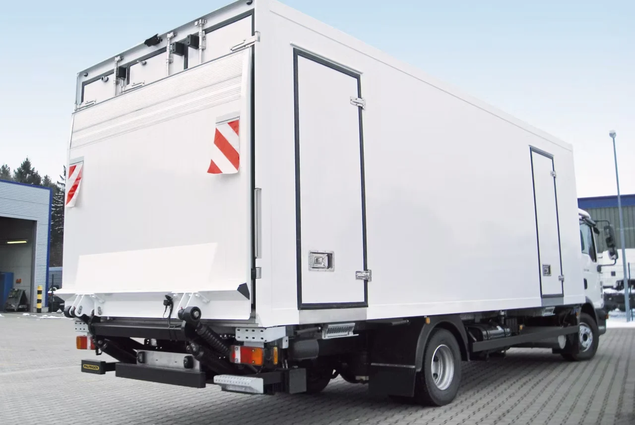 MBB C 2000 L Cantilever Tail Lift