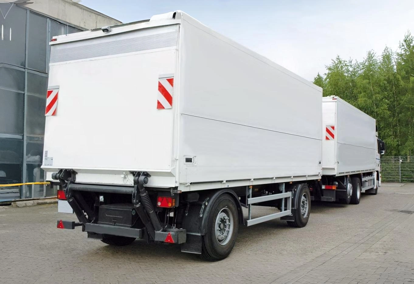 MBB C 2000 LZ Cantilever Tail Lift