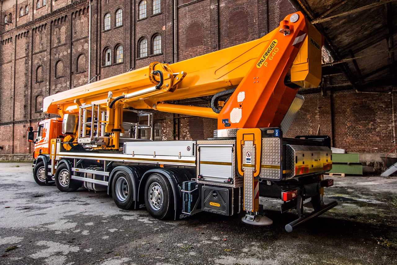 Auto hydraulic lift Palfinger P 640