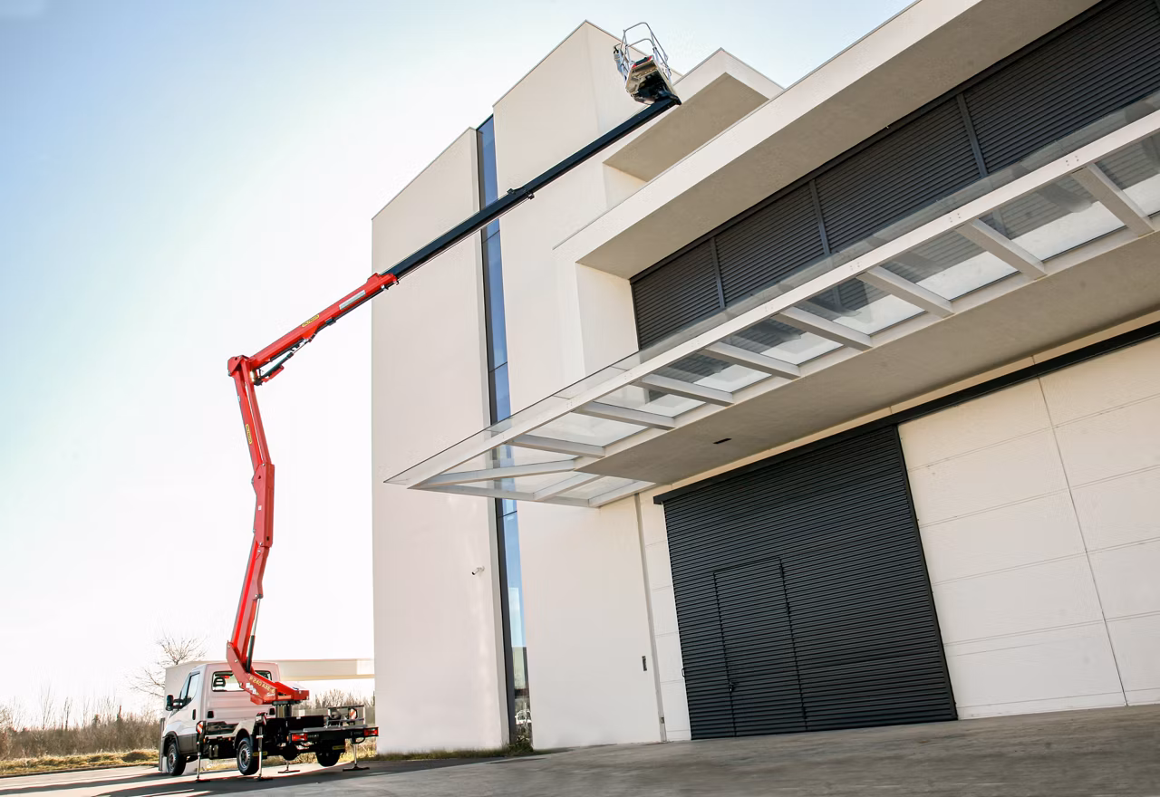 Auto hydraulic lift P 240 AXE-E Smart Plus