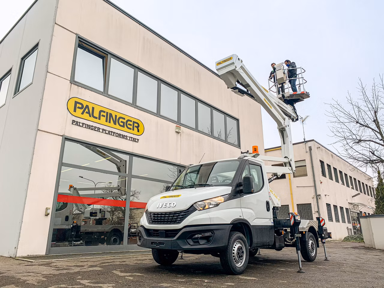 Auto hydraulic lift P 240 AXE-E Smart Plus
