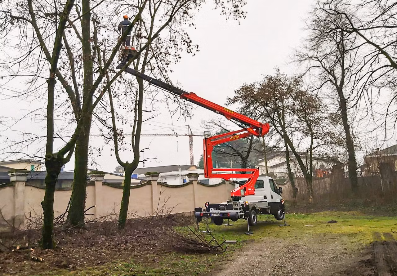 Auto hydraulic lift P 240 AXE-E Smart Plus