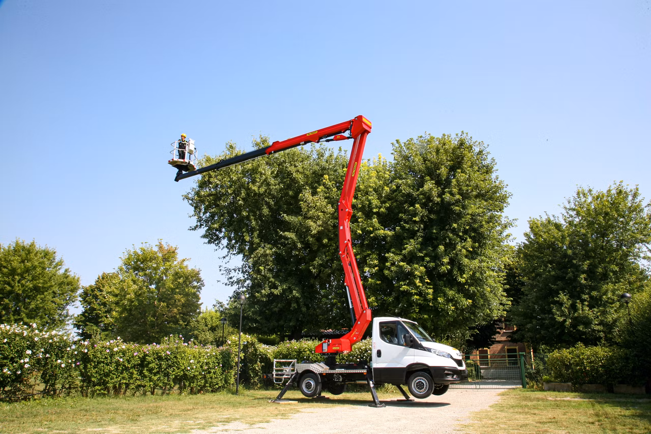 Auto hydraulic lift Palfinger P 240 A-E