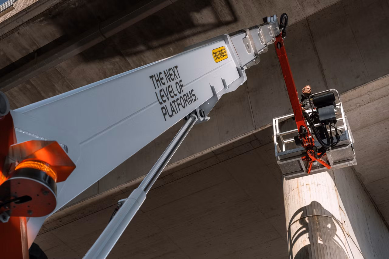 Auto hydraulic lift Palfinger PT 25 TJ