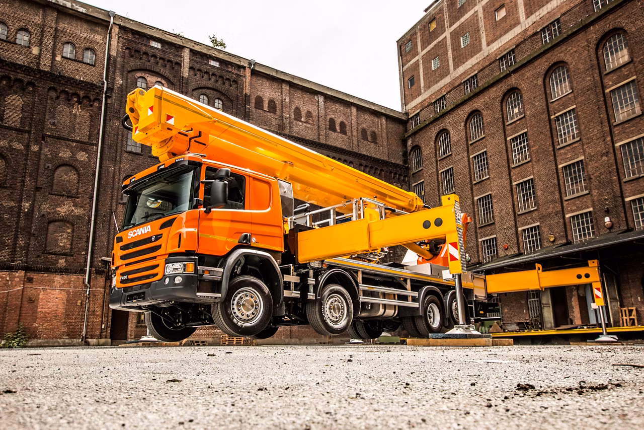 Auto hydraulic lift Palfinger P 640