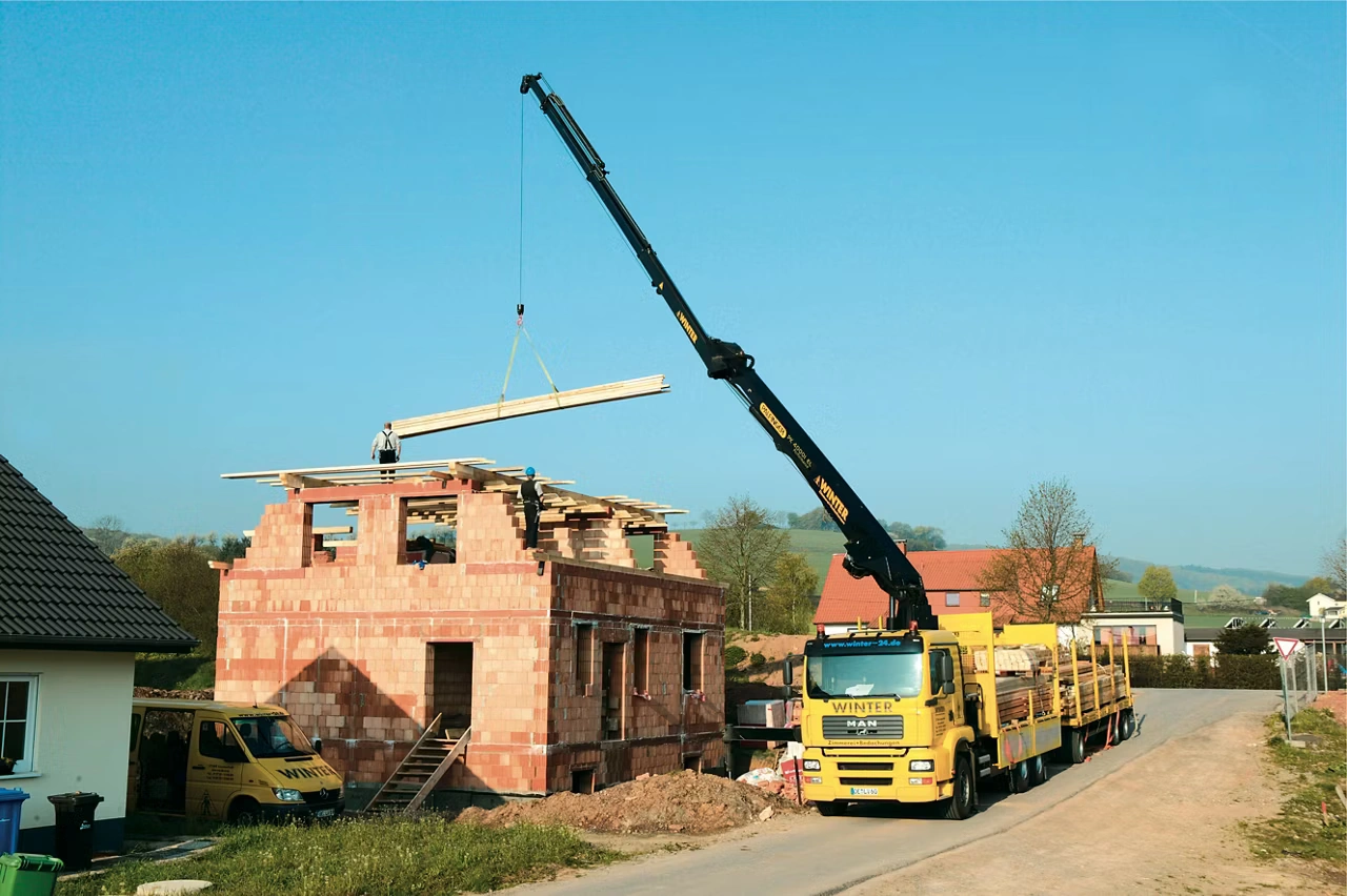 Special truck-mounted crane PK 40001 EL