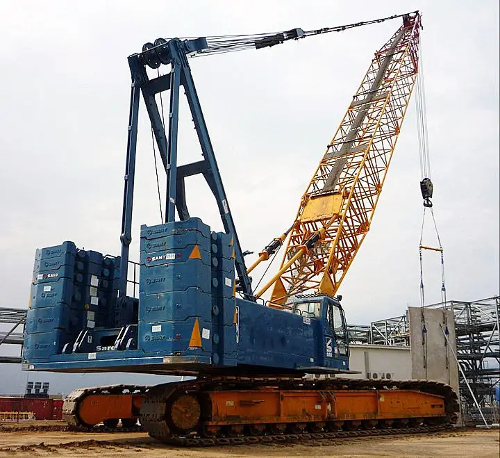 Гусеничний кран з решітчастою стрілою вагою 135 – 180T